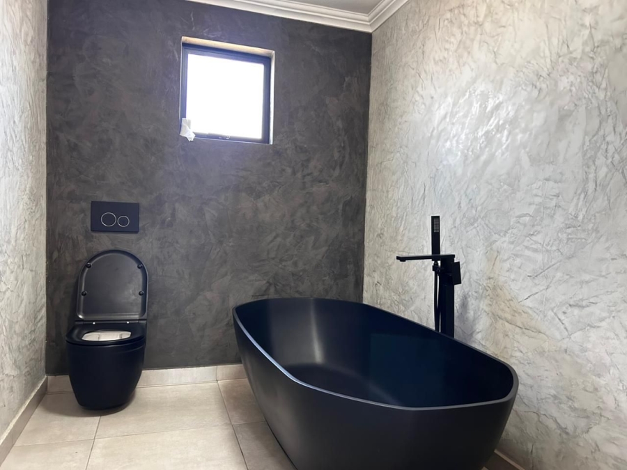 2 Bedroom Property for Sale in Bloemside 5 Free State